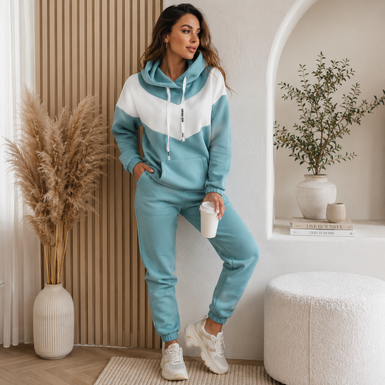 Virginia women's two-piece sweatshirt and pants set – product photo 1