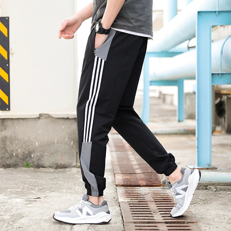 https://ae01.alicdn.com/kf/S807a8680b7c84fea94fe4f1e7aecd19aP/New-Men-s-Autumn-and-Winter-Casual-Color-Matching-Trousers-Korean-Style-Clothes-Fashionable-Sports-and.jpg