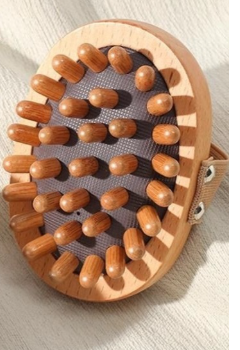 SandalGlow wooden body and scalp massage brush – product photo 1